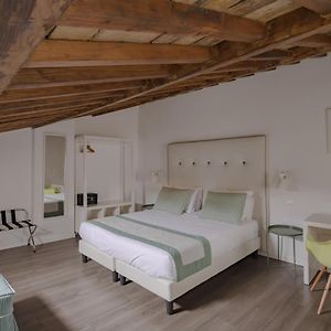 Chambre Mansardée Lit King-Size