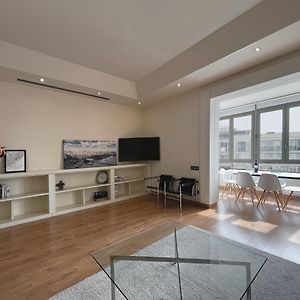 Appartement à 3 Chambres à Coucher