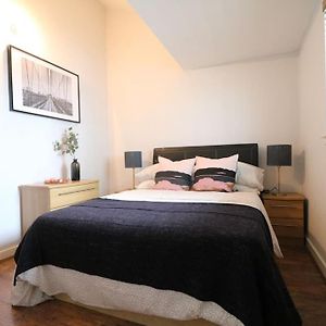 Appartement à 2 Chambres à Coucher