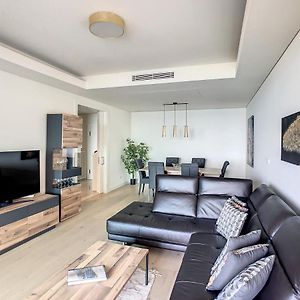 Appartement à 2 Chambres à Coucher