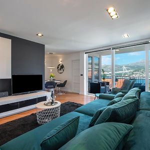 Appartement à 2 Chambres à Coucher
