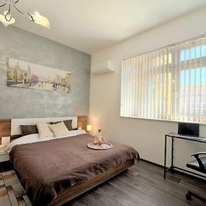 Appartement à 2 Chambres à Coucher