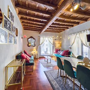 Appartement à 3 Chambres à Coucher
