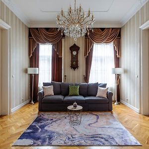 Appartement à 3 Chambres à Coucher