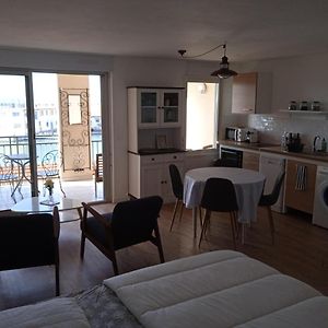 Studio Design vue Port 2 pas des Canaux + parking