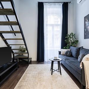 E41 - Trendy Boutique Apartments - Prime Spot By Bqa