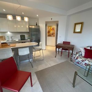 Appartement à 2 Chambres à Coucher