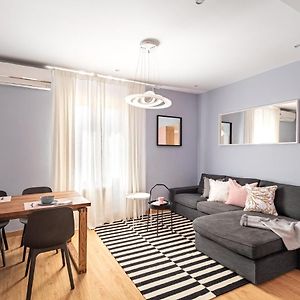 Appartement à 3 Chambres à Coucher