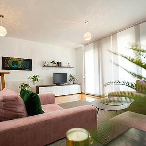 Appartement à 2 Chambres à Coucher