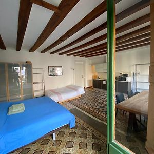 Lovely 2-Bed Apartment In Barcelonas Best Location