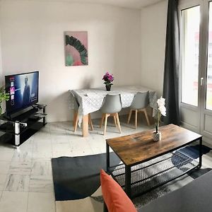 Appartement à 2 Chambres à Coucher