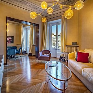 Yid Santa Maria Novella Suites Apt With Balcony