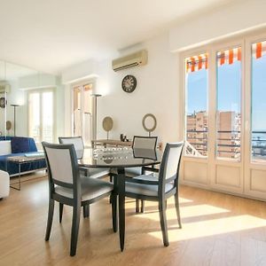 Appartement à 2 Chambres à Coucher