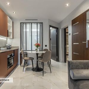 Appartement à 2 Chambres à Coucher