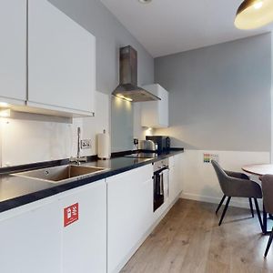 Appartement à 2 Chambres à Coucher