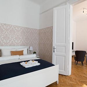 Terrace Vuvu - Apartment With Balcony In The Heart Of Budapest
