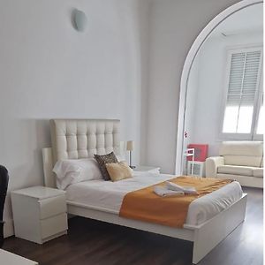 Suite à 2 Chambres à Coucher
