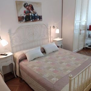 Studio Lit King-Size
