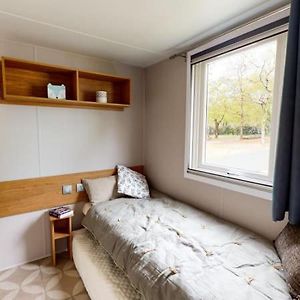 Mobile Home à 3 Chambres à Coucher