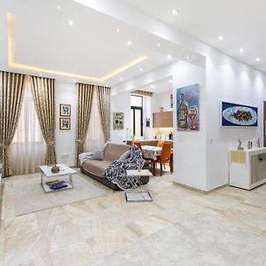 Appartement à 3 Chambres à Coucher