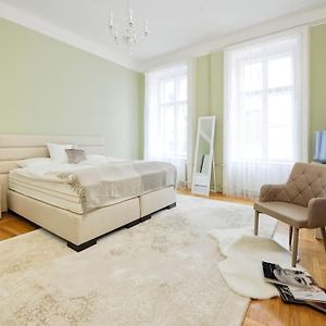 Appartement à 3 Chambres à Coucher