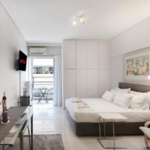 Modern Studio Opposite The Areios Pagos Court.