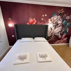 Raffaello'S Place