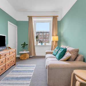Bright And Quiet Edinburgh Home