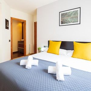 Appartement à 2 Chambres à Coucher