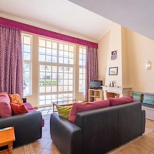Villa à 2 Chambres à Coucher