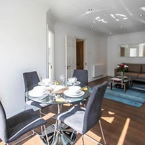 Appartement à 2 Chambres à Coucher