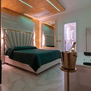 Fashion Apartment Gold Bologna With Jacuzzi & Car Garage