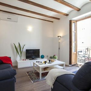 Singular Apartments Station