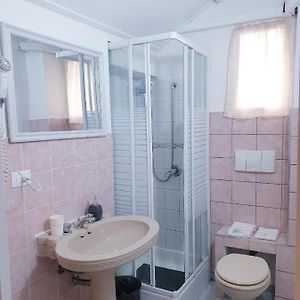 Chambre Standarde Lit Queen-Size