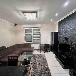 Appartement à 2 Chambres à Coucher