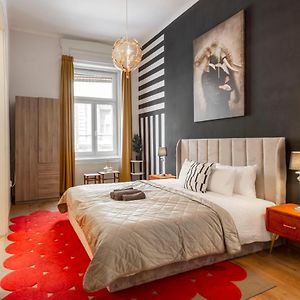 Deluxe Dohany Residence Next To The New York Cafe