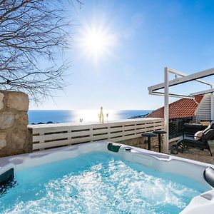Insula Luxury Apartment