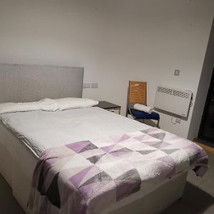 Jadwin Beautiful Room Share Toilet 2 People