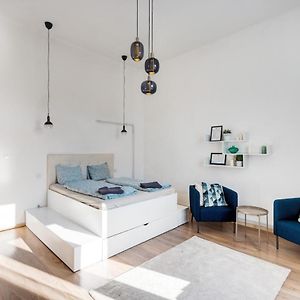Elizabeth Garden Apartment