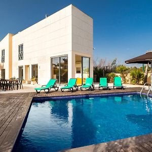 Linda Oura Beach 4Br Villa 10 New For Rent!