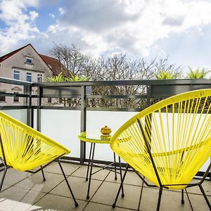 Homefy Come-Together Apartment - Balkon - Aufzug - Free Parking - Smart Tvs
