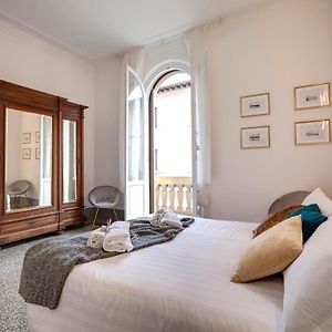 Magenta Apartment By Mamo Florence