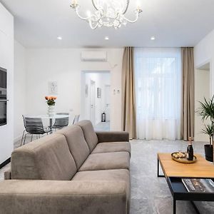 Appartement à 2 Chambres à Coucher