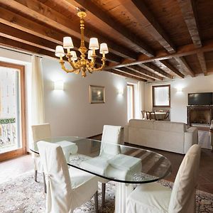 Appartement à 3 Chambres à Coucher