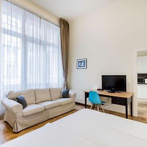 Appartement à 2 Chambres à Coucher
