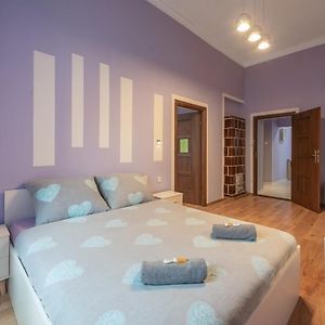 Queen Apartments