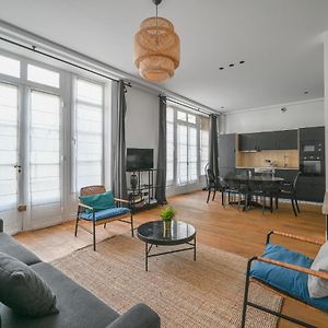 Appartement à 2 Chambres à Coucher
