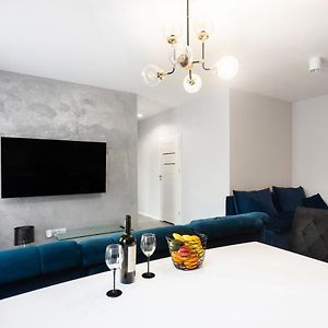 Appartement à 3 Chambres à Coucher