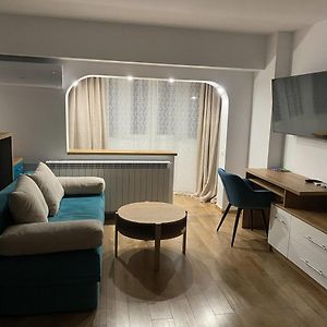 Perla Studio Bucharest Mall