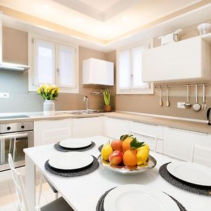 Appartement à 3 Chambres à Coucher